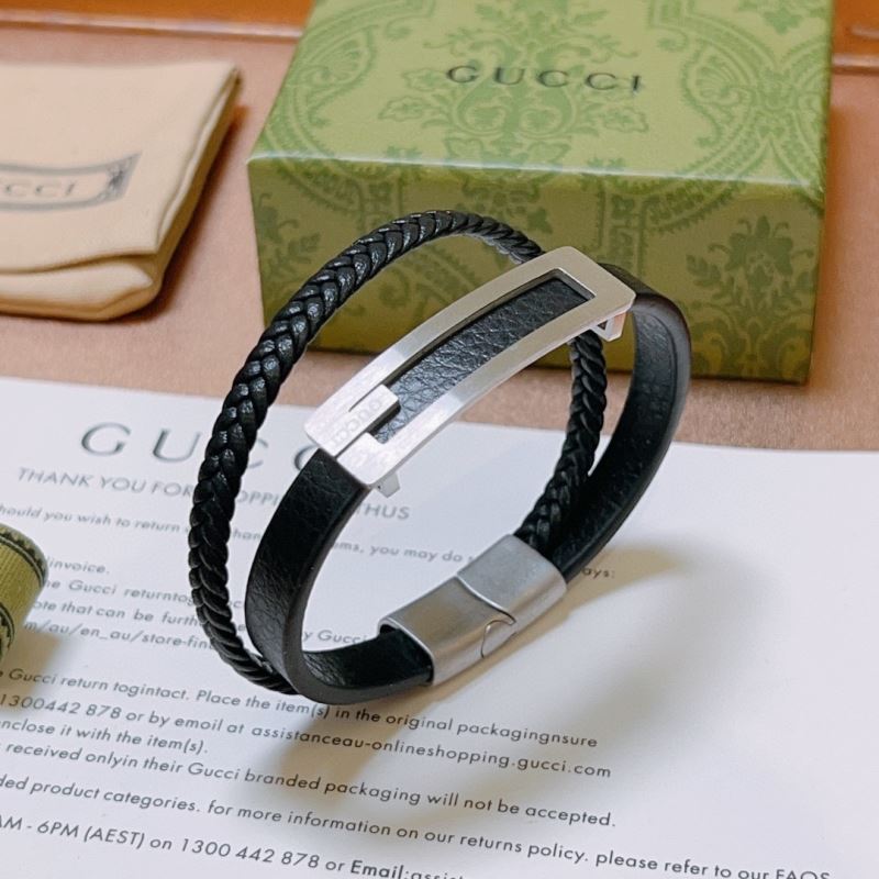 G*u*i bracelets